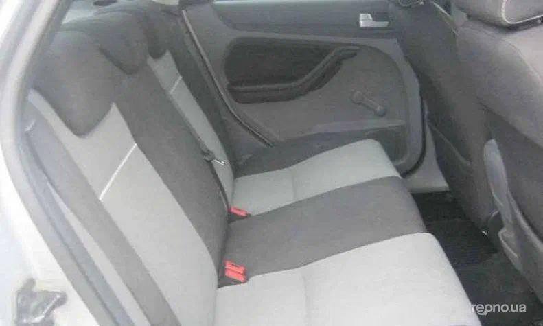 Ford Focus 2010 - 9