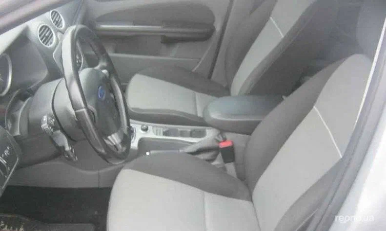 Ford Focus 2010 - 12
