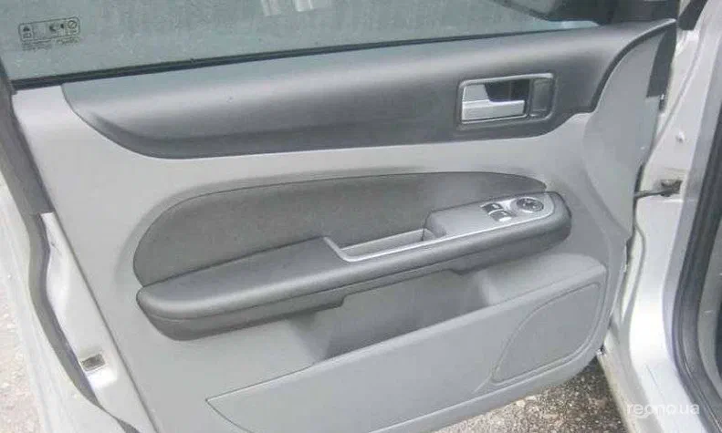 Ford Focus 2010 - 10