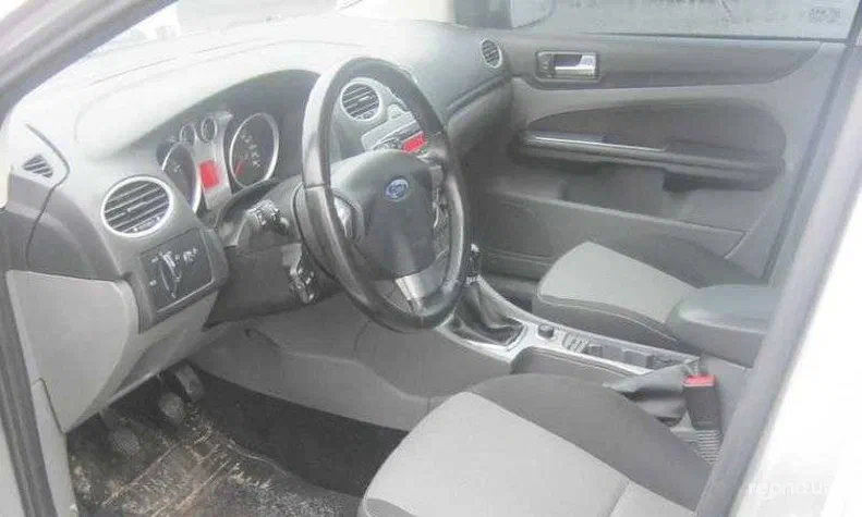 Ford Focus 2010 - 11