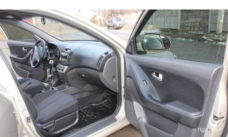 Hyundai Elantra 2008 - 10