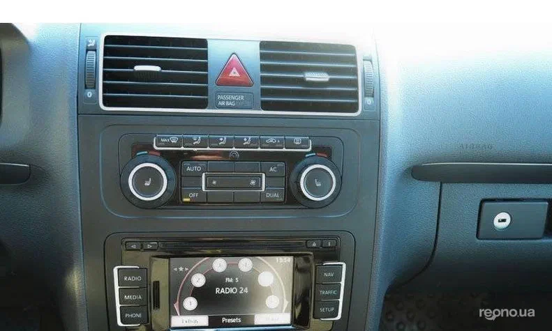 Volkswagen Touran 2010 - 24