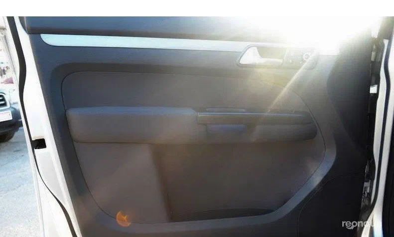 Volkswagen Touran 2010 - 9