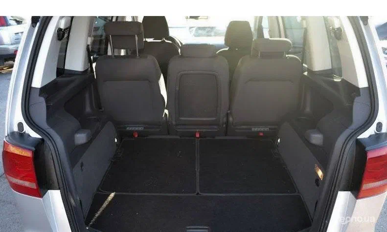 Volkswagen Touran 2010 - 21