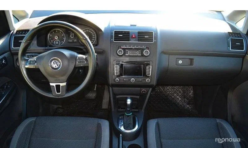 Volkswagen Touran 2010 - 11