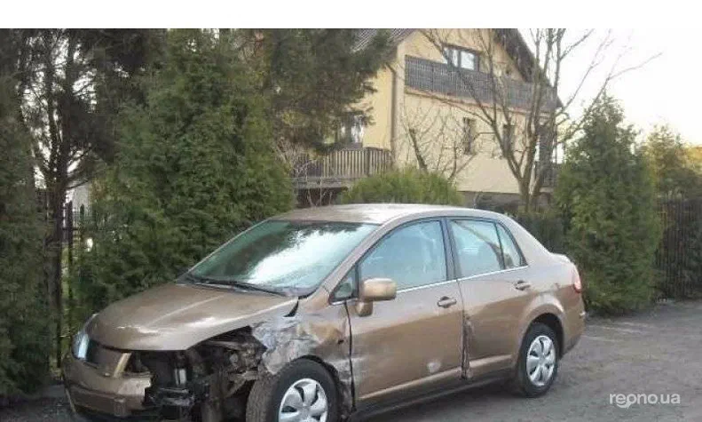 Nissan Tiida 2011 - 0