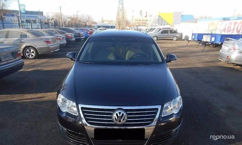 Volkswagen Passat 2010 - 1