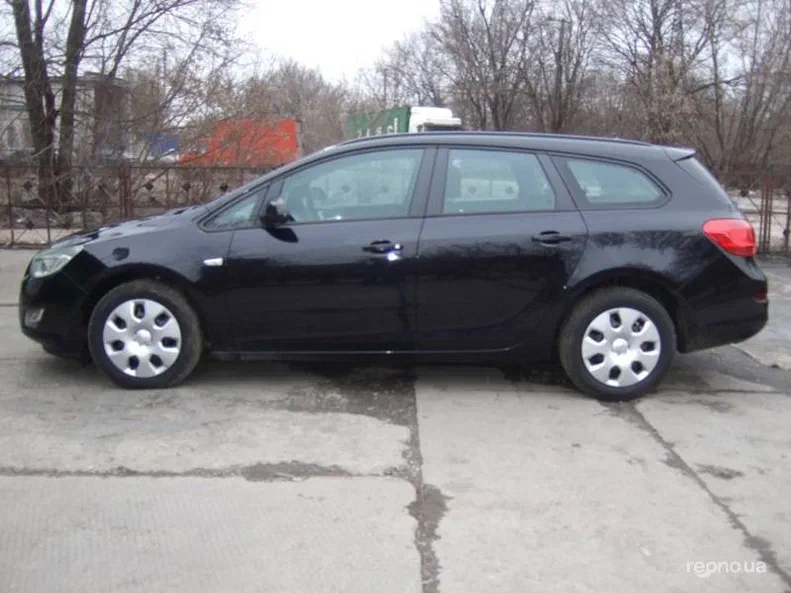 Opel Astra 2011 - 9