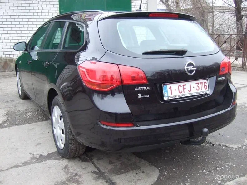 Opel Astra 2011
