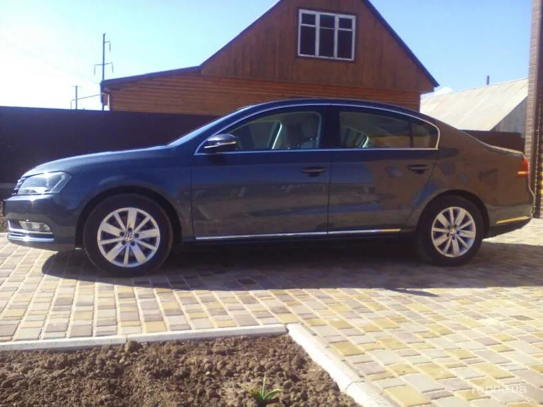 Volkswagen Passat 2011 - 10