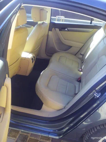 Volkswagen Passat 2011