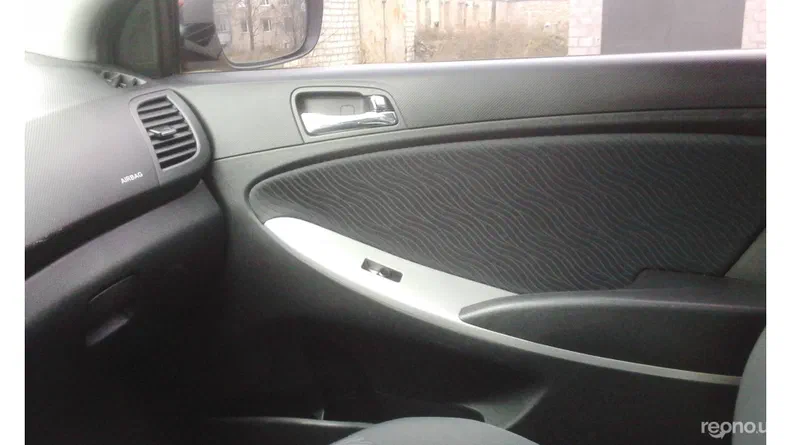 Hyundai Accent 2012 - 6