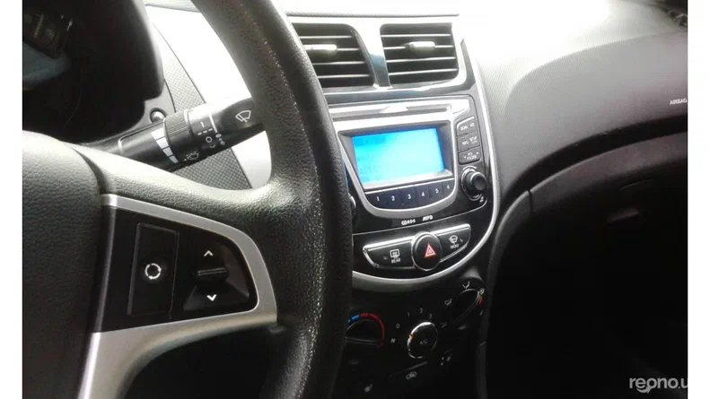 Hyundai Accent 2012