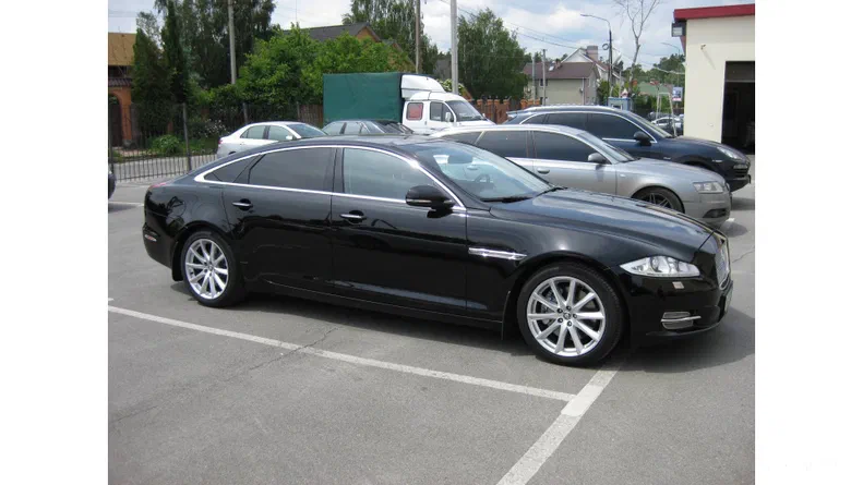 Jaguar XJ 2011