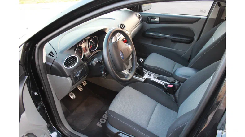 Ford Focus 2011 - 6