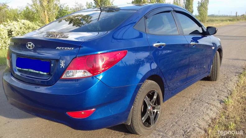 Hyundai Accent 2012 - 19