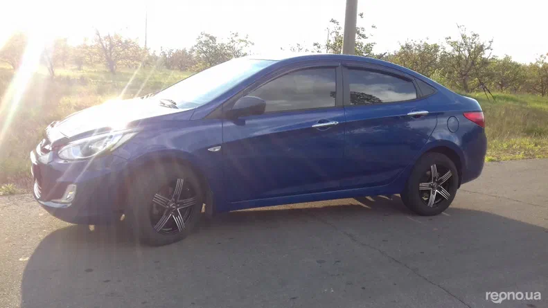 Hyundai Accent 2012 - 15