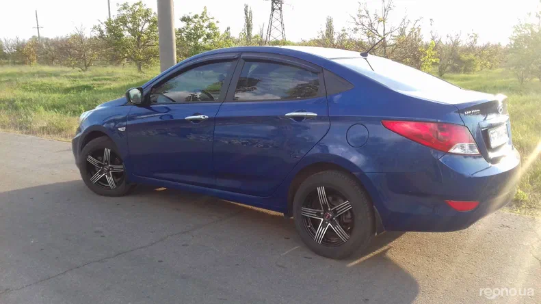 Hyundai Accent 2012 - 13