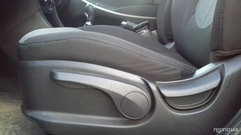 Hyundai Accent 2012 - 9