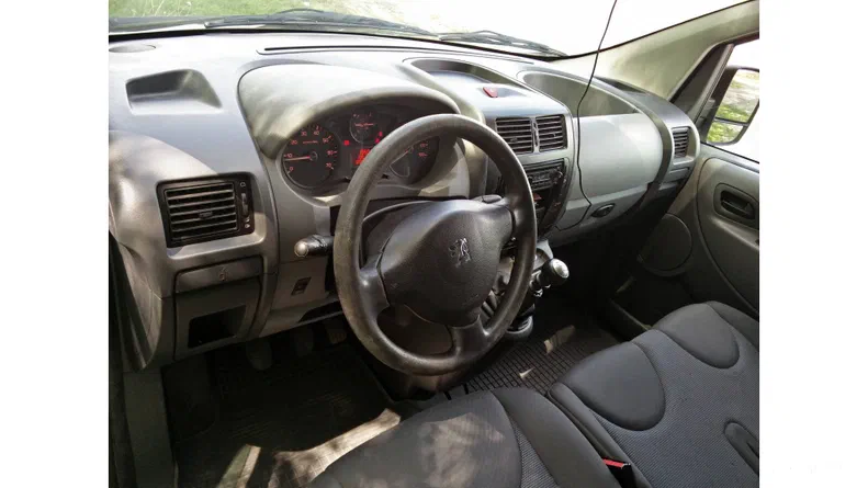 Peugeot Expert 2011 - 11