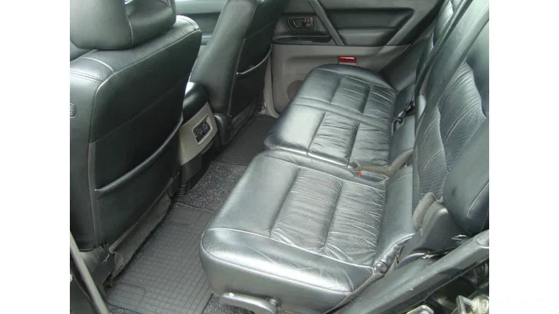 Mitsubishi Pajero 2002