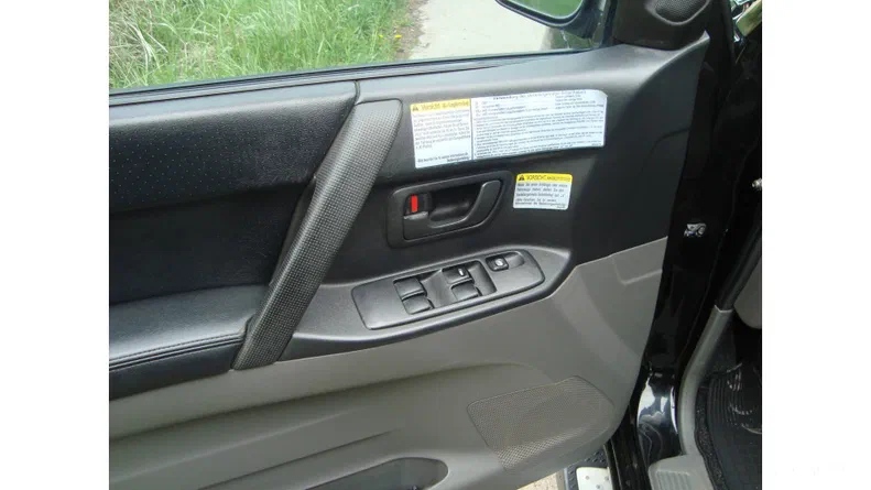 Mitsubishi Pajero 2002