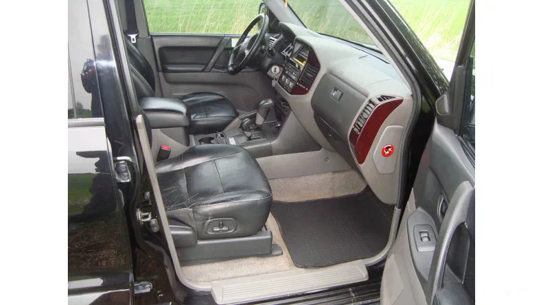 Mitsubishi Pajero 2002 - 9