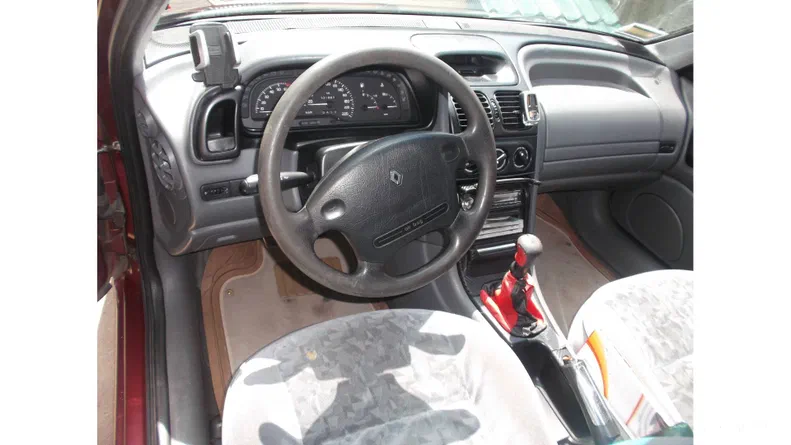 Renault Laguna 1995 - 3