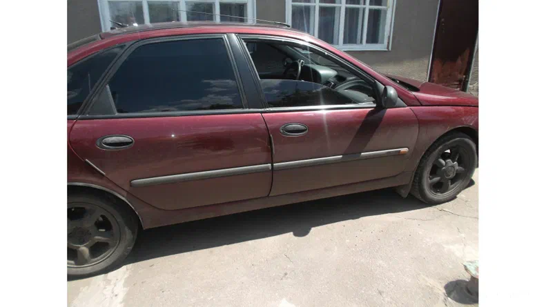 Renault Laguna 1995 - 4