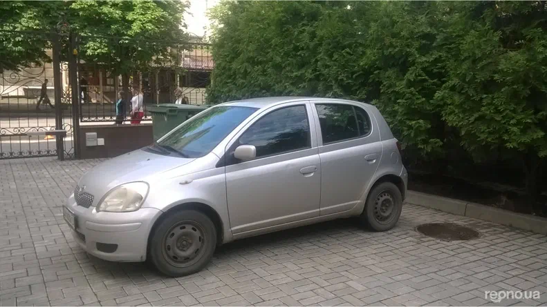 Toyota Yaris 2004