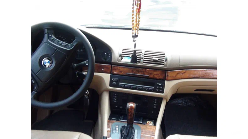 BMW 5 серія 1999 - 10