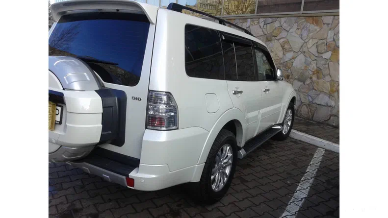 Mitsubishi Pajero 2014