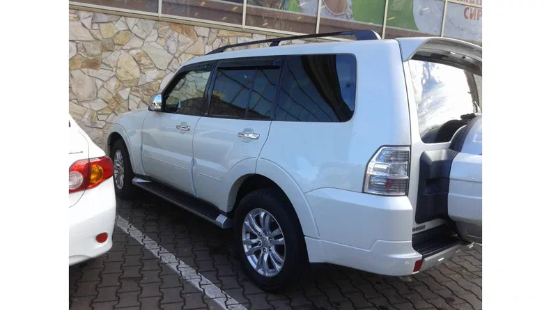 Mitsubishi Pajero 2014