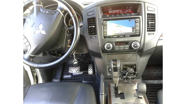 Mitsubishi Pajero 2014 - 5