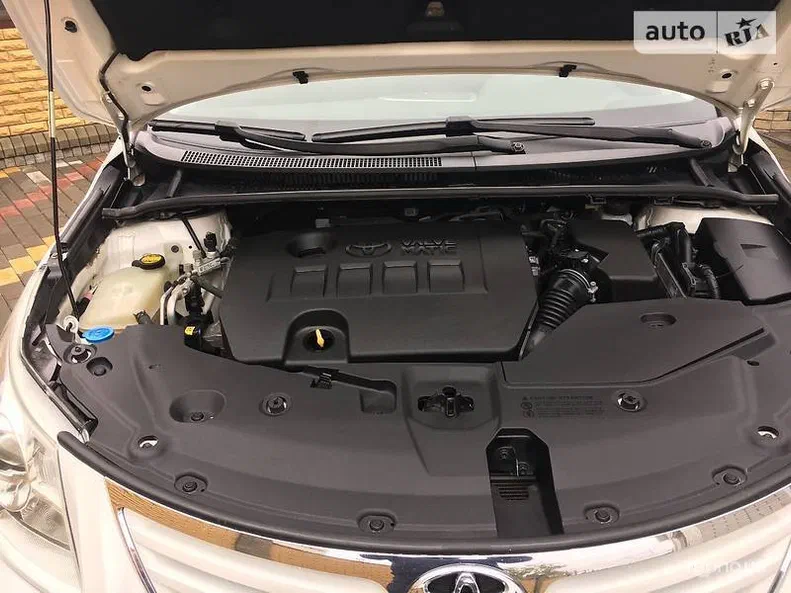 Toyota Avensis 2011 - 5