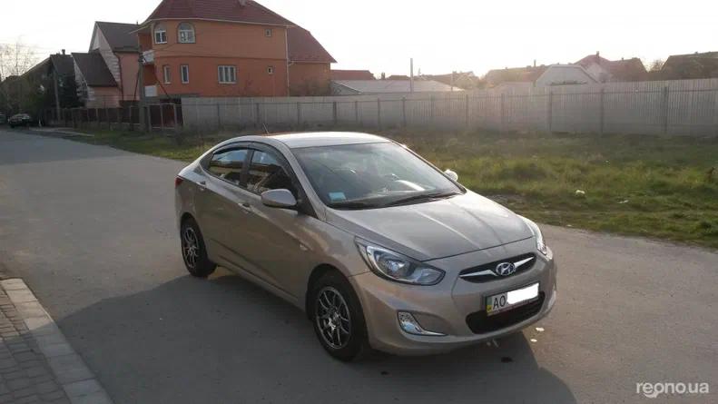 Hyundai Accent 2011