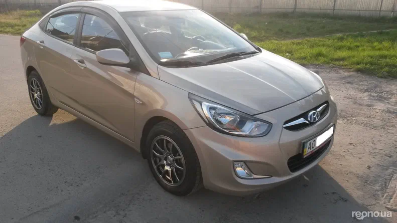 Hyundai Accent 2011 - 5