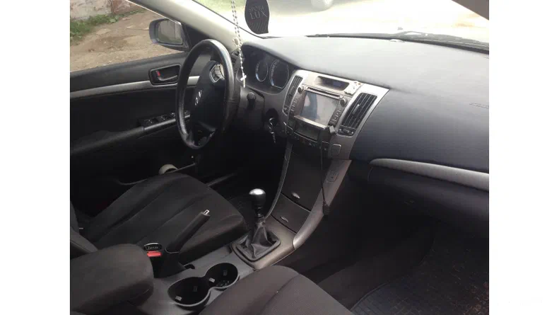 Hyundai Sonata 2009 - 17