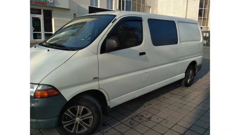 Toyota HiAce 2002