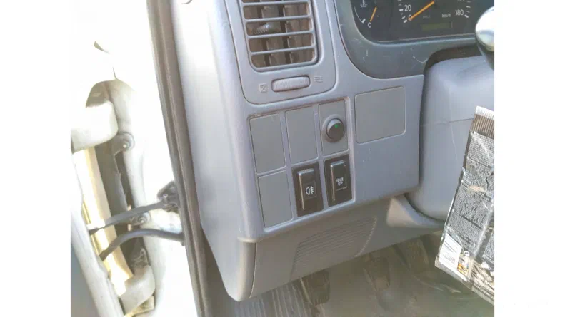 Toyota HiAce 2002 - 14