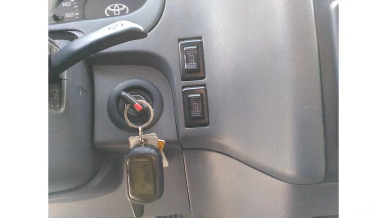 Toyota HiAce 2002 - 15