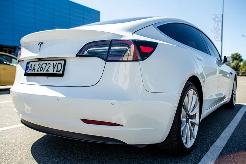 Tesla Model 3 2018 - 10