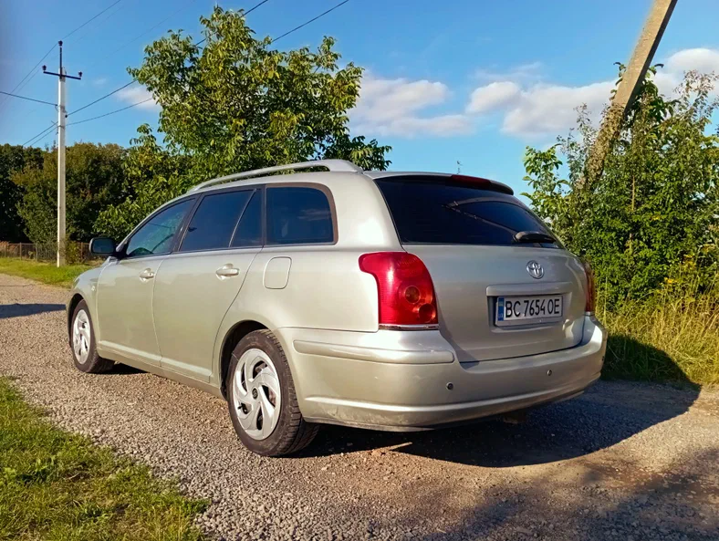 Toyota Avensis 2003 - 5