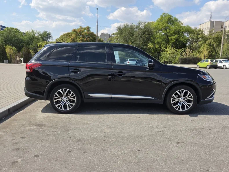 Mitsubishi Outlander 2017 - 12
