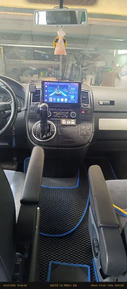 Volkswagen Multivan 2011 - 11