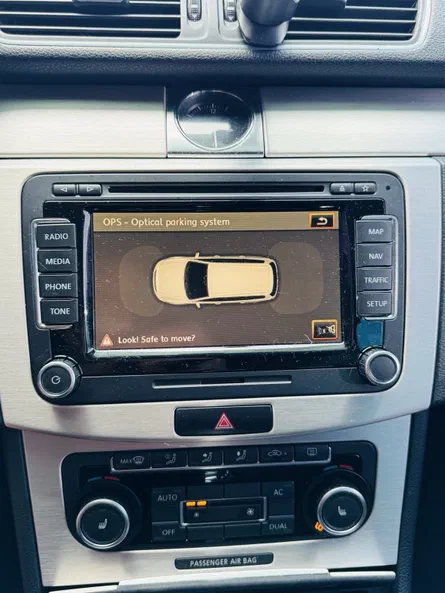 Volkswagen Passat 2011 - 13