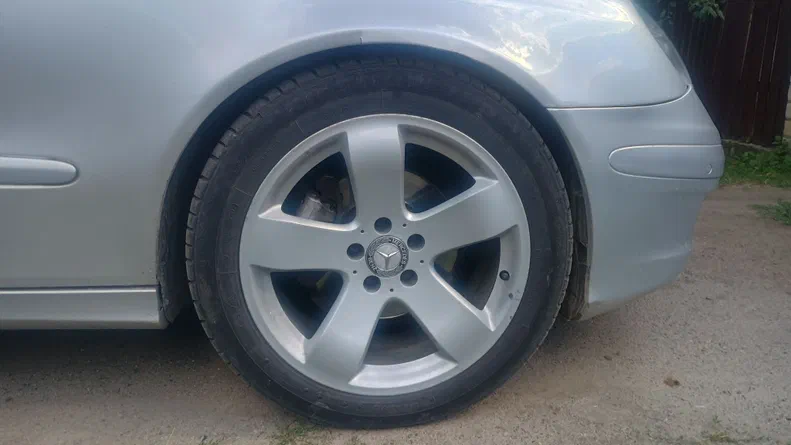 Mercedes-Benz E-Клас 2006 - 14