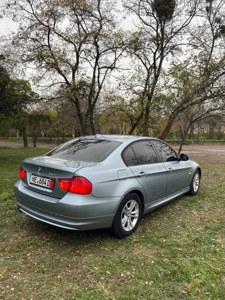 BMW 3 серія 2011 - 16