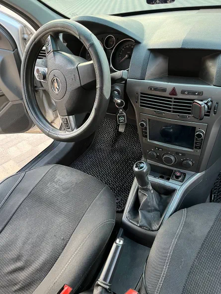 Opel Astra 2006 - 10