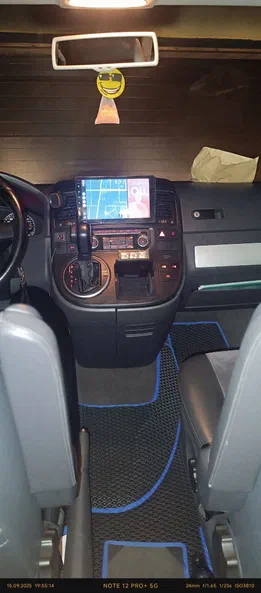 Volkswagen Multivan 2011 - 20